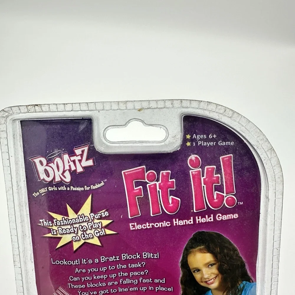 Bratz Fit It! Electronic Handheld Game Purple MGA Block Blitz Vintage 2006 NEW‎